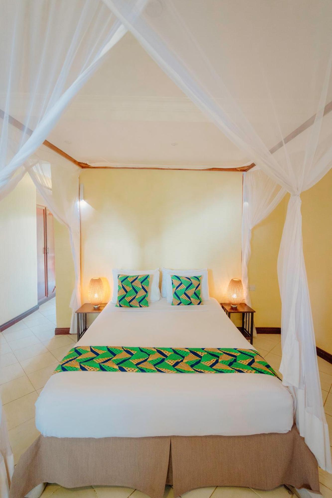 Sansi Kae Beach Resort Michamvi Kae Bagian luar foto