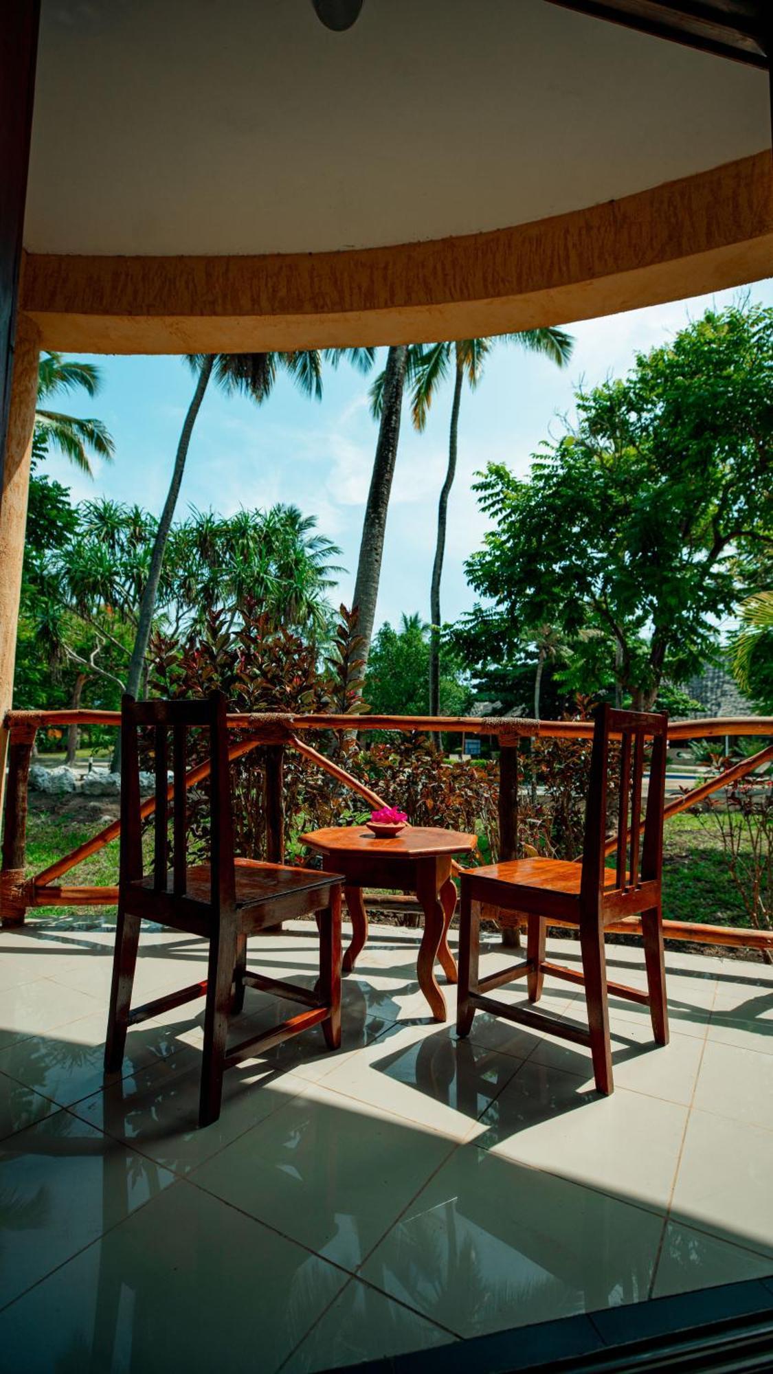 Sansi Kae Beach Resort Michamvi Kae Bagian luar foto