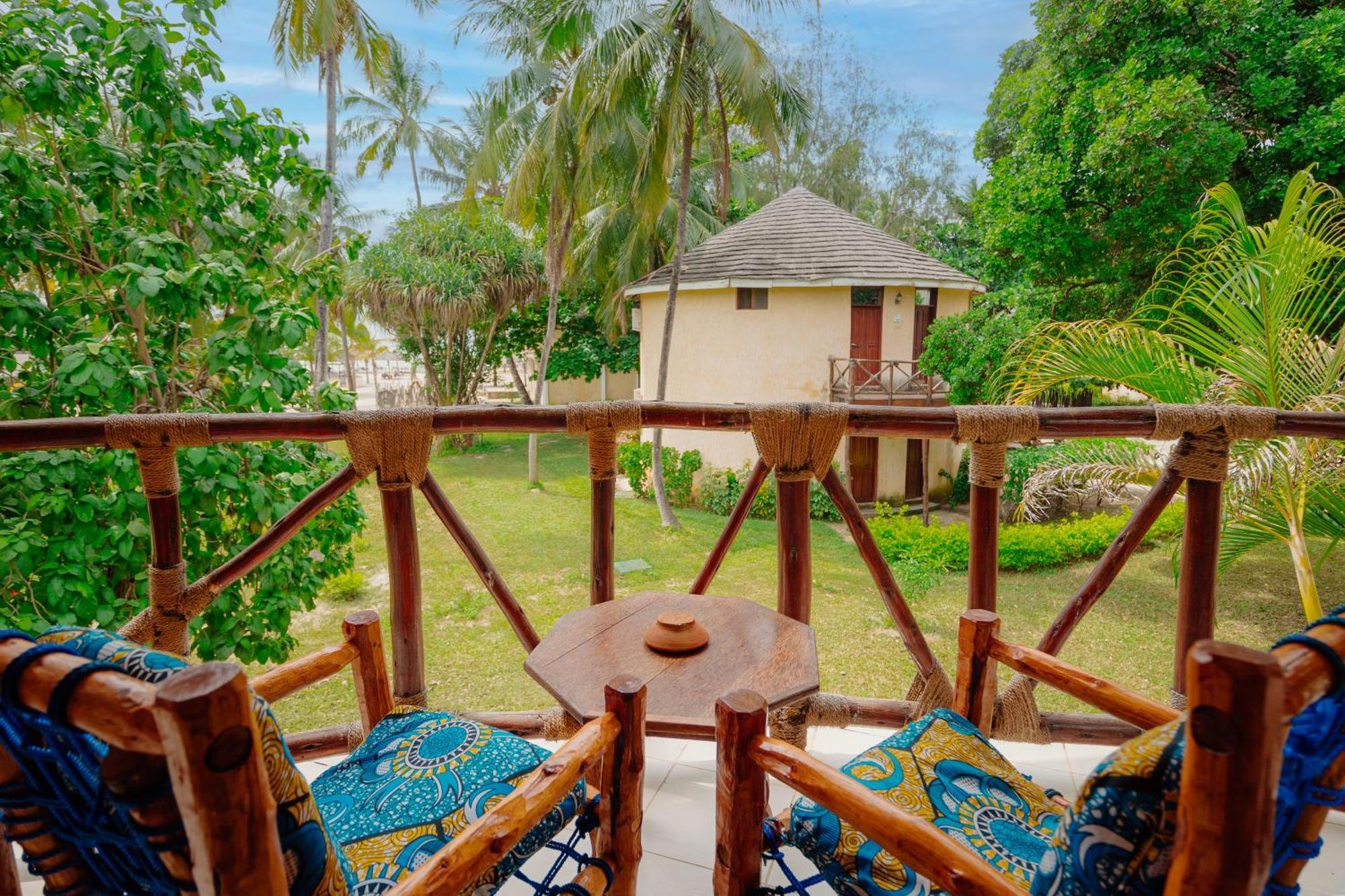 Sansi Kae Beach Resort Michamvi Kae Bagian luar foto
