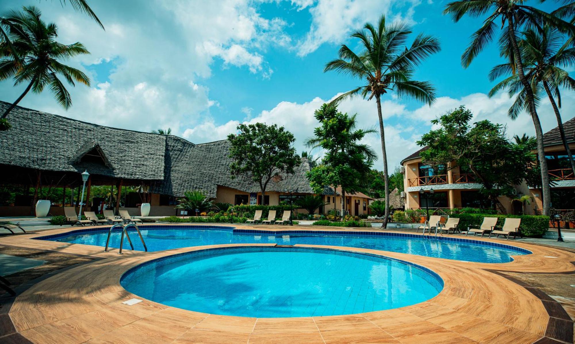 Sansi Kae Beach Resort Michamvi Kae Bagian luar foto
