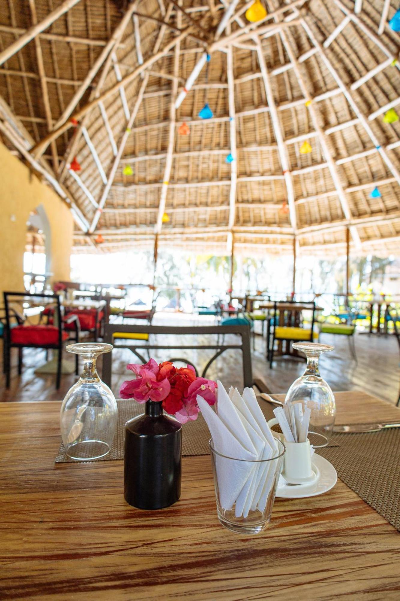 Sansi Kae Beach Resort Michamvi Kae Bagian luar foto