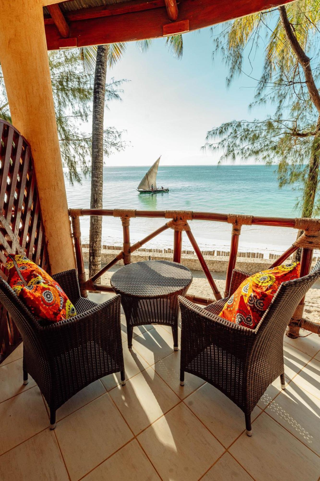 Sansi Kae Beach Resort Michamvi Kae Bagian luar foto
