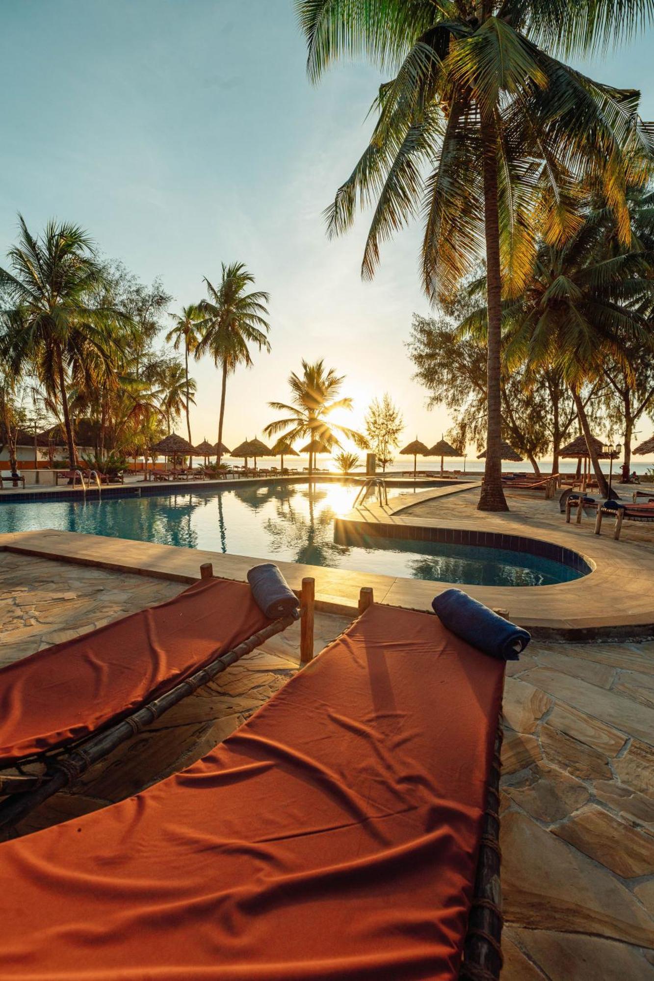 Sansi Kae Beach Resort Michamvi Kae Bagian luar foto