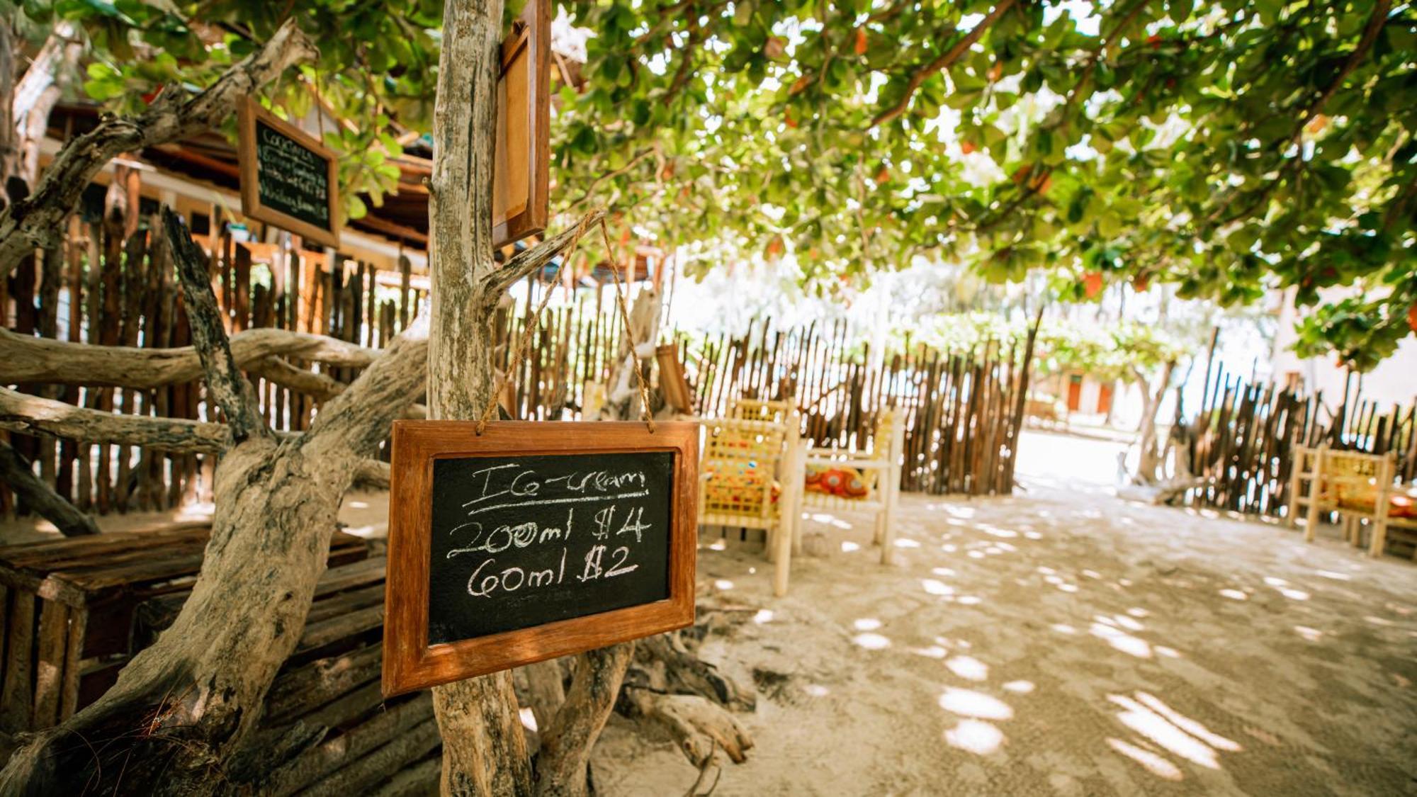 Sansi Kae Beach Resort Michamvi Kae Bagian luar foto