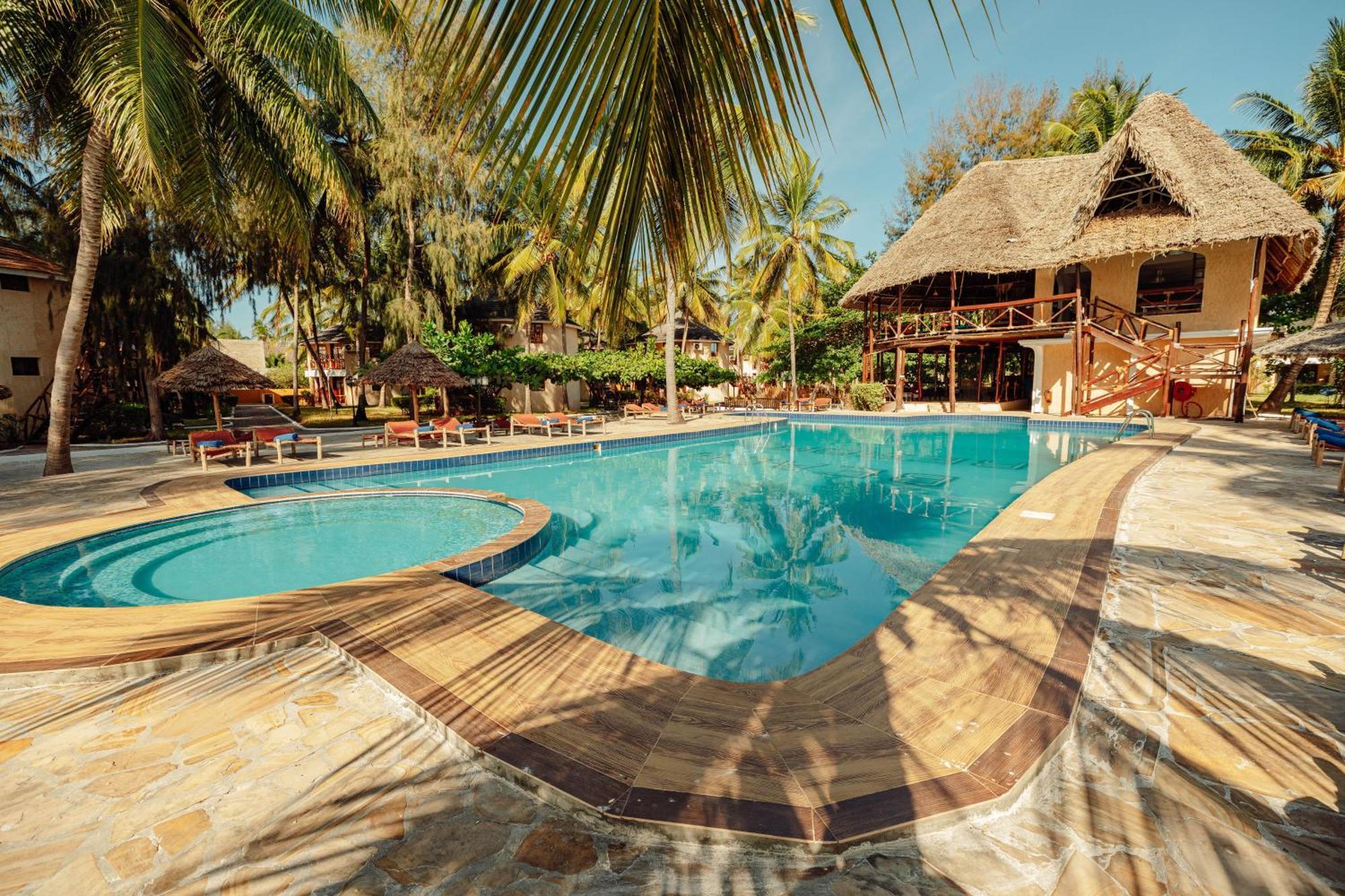 Sansi Kae Beach Resort Michamvi Kae Bagian luar foto