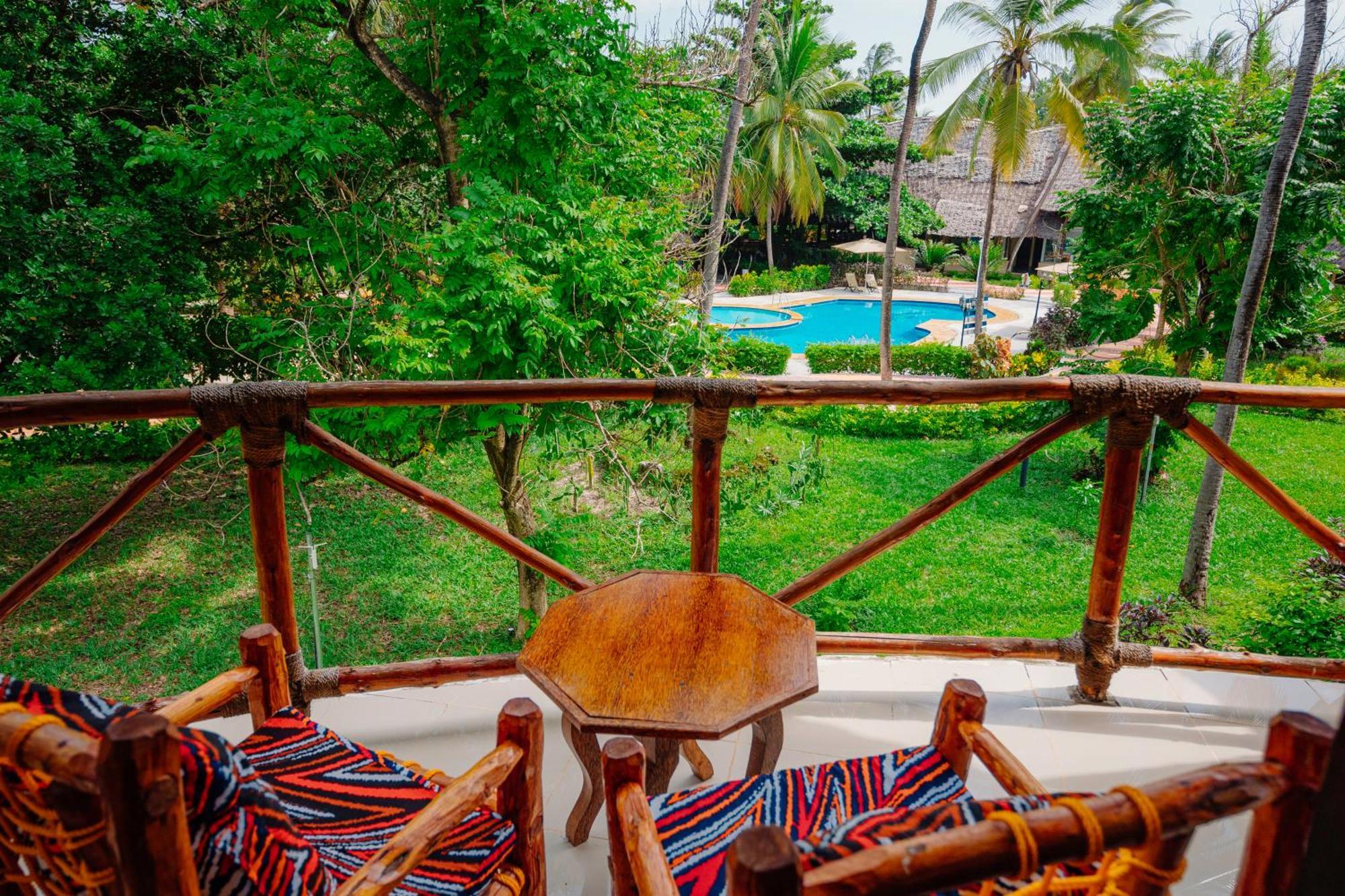 Sansi Kae Beach Resort Michamvi Kae Bagian luar foto